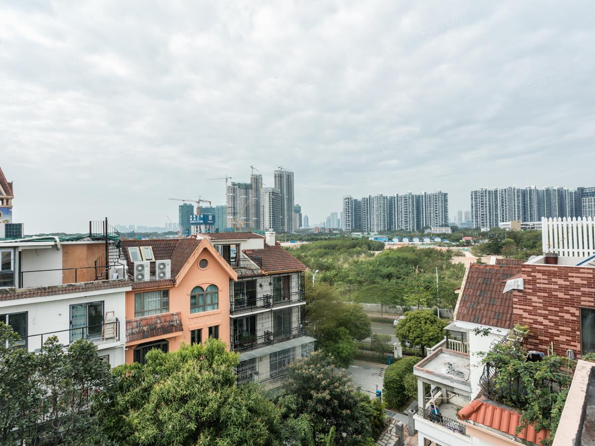 湾区总部基地 瑞河耶纳联排别墅全齐出租 豪华装修 红树湾地/铁口