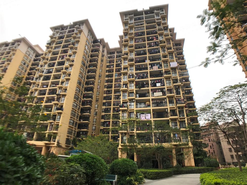 精装大2房,满五年红本,业主诚心卖,看花园安静